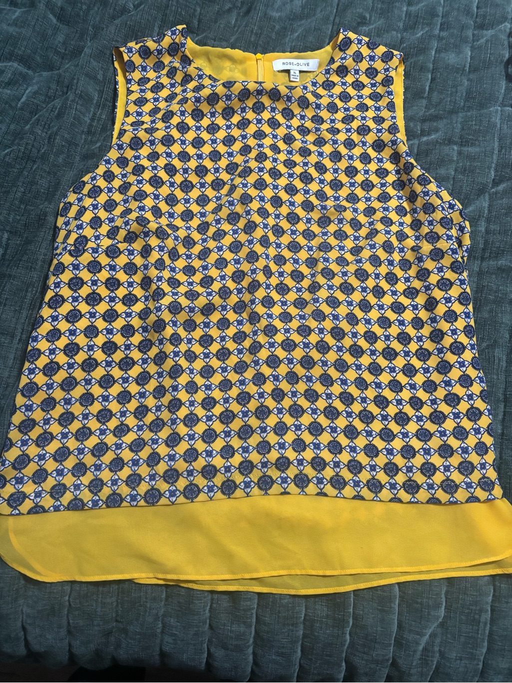Rose & Olive Yellow And Navy Geometric Sleeveless Shell Top